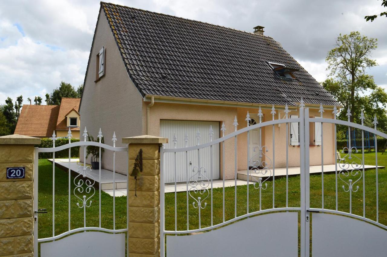 Ferienhaus Maison Confortable Sejour Spacieux, Belle Terrasse Avec Grand Jardin Avec Jeux Exterieurs Pres Bayeux Et Omaha