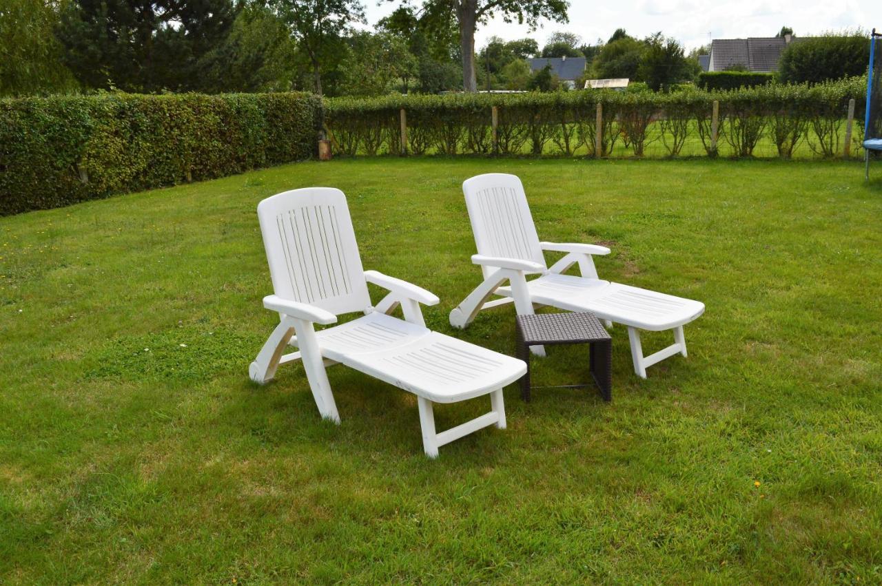 Maison Confortable Sejour Spacieux, Belle Terrasse Avec Grand Jardin Avec Jeux Exterieurs Pres Bayeux Et Omaha Ferienhaus Saonnet